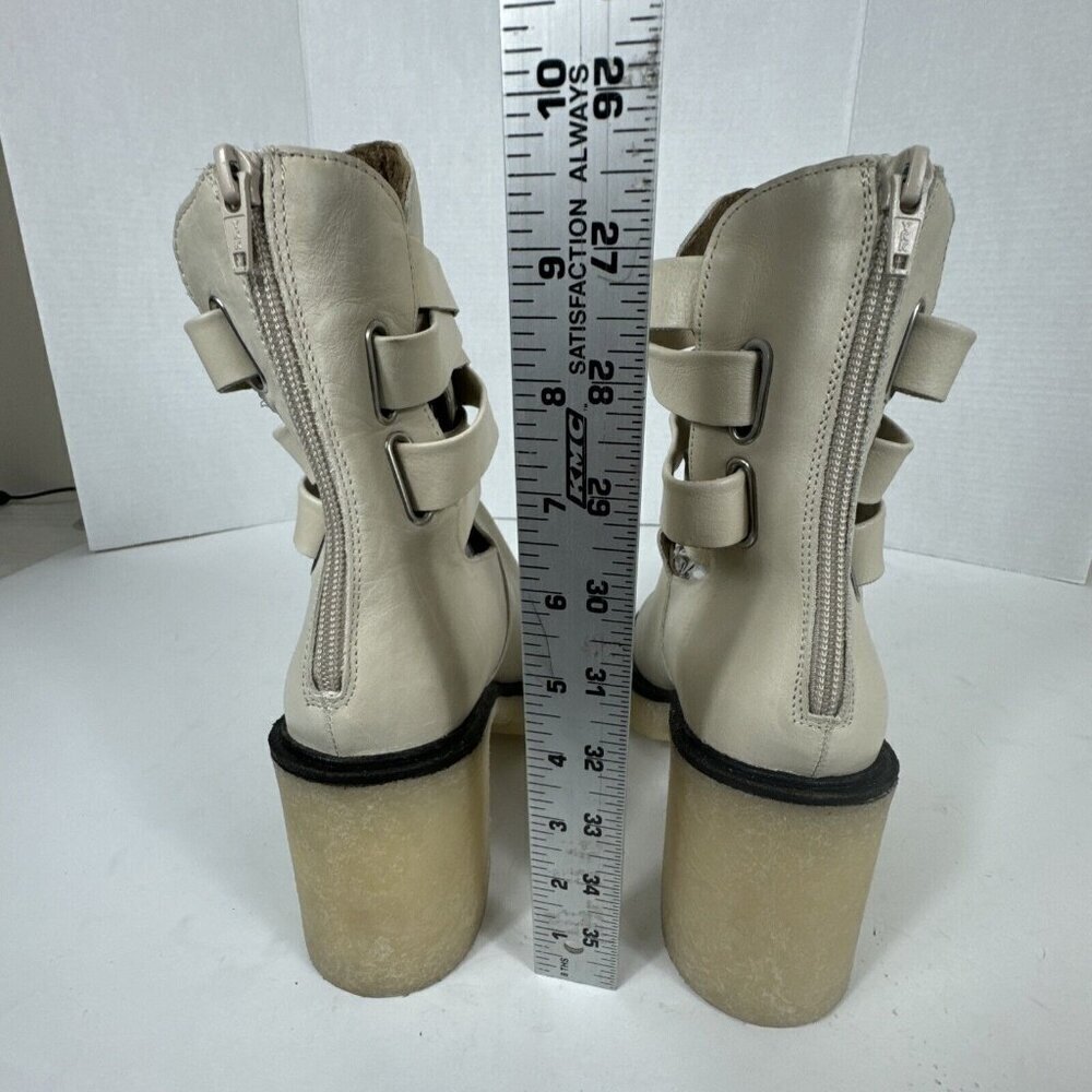 Free People Jesse Cut Out Boots Frost (Creme) 39/8.5 Leather New With Flaws Lug - Picture 9 of 16
